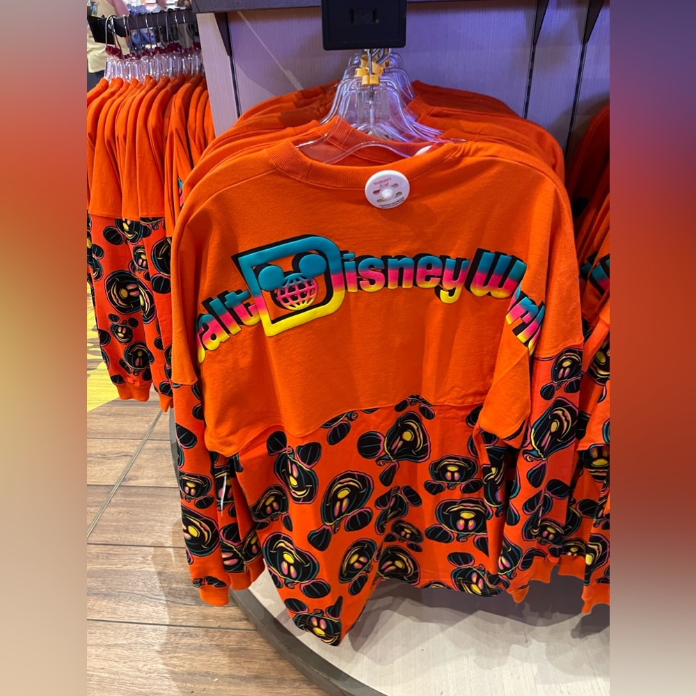 Disney 2023 Halloween Pumpkins Mickey  Spirit Jersey - Picture 3 of 3